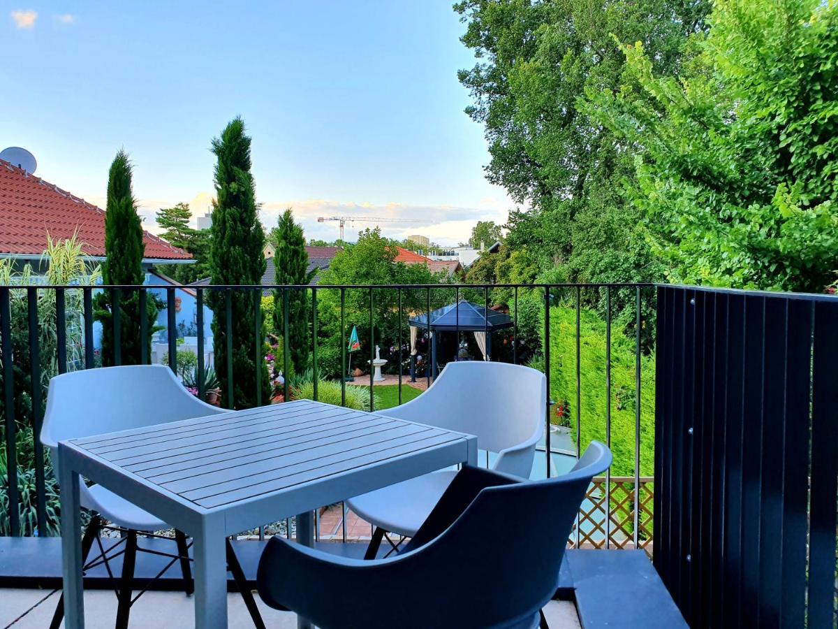 Near Lake Fully Furnished Beautiful Apartment Wien Eksteriør bilde