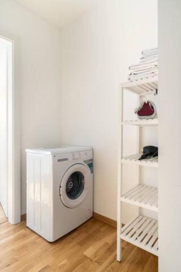 Near Lake Fully Furnished Beautiful Apartment Wien Eksteriør bilde