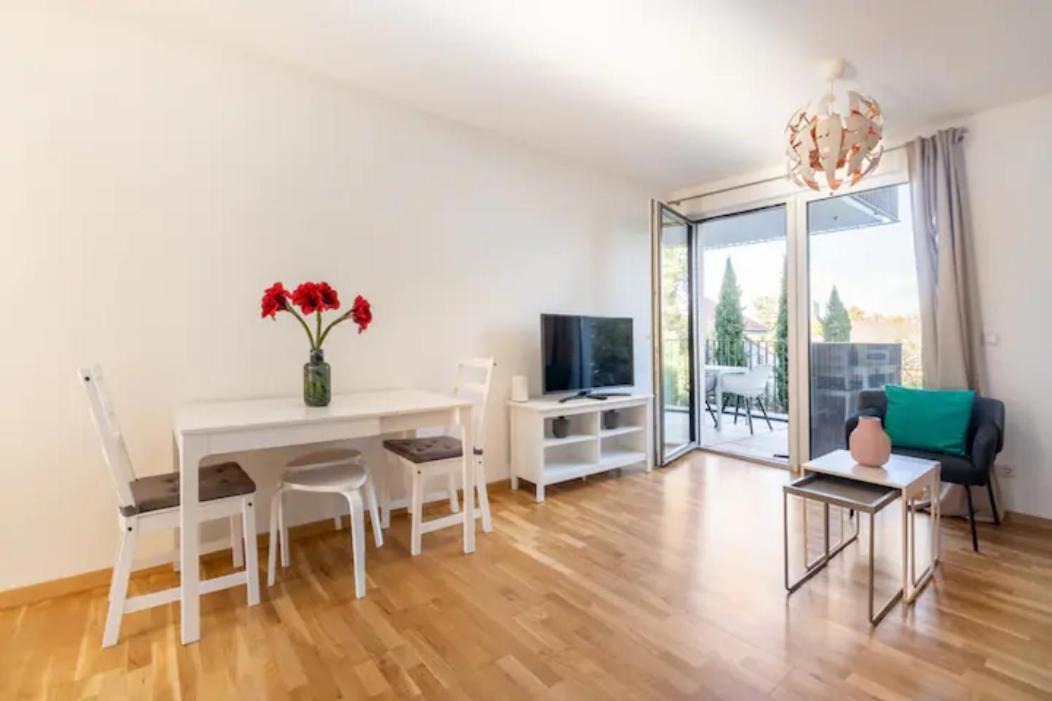 Near Lake Fully Furnished Beautiful Apartment Wien Eksteriør bilde
