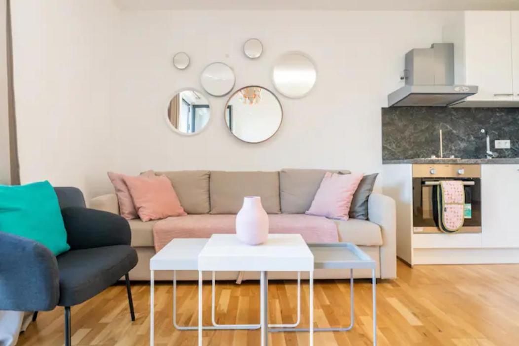 Near Lake Fully Furnished Beautiful Apartment Wien Eksteriør bilde