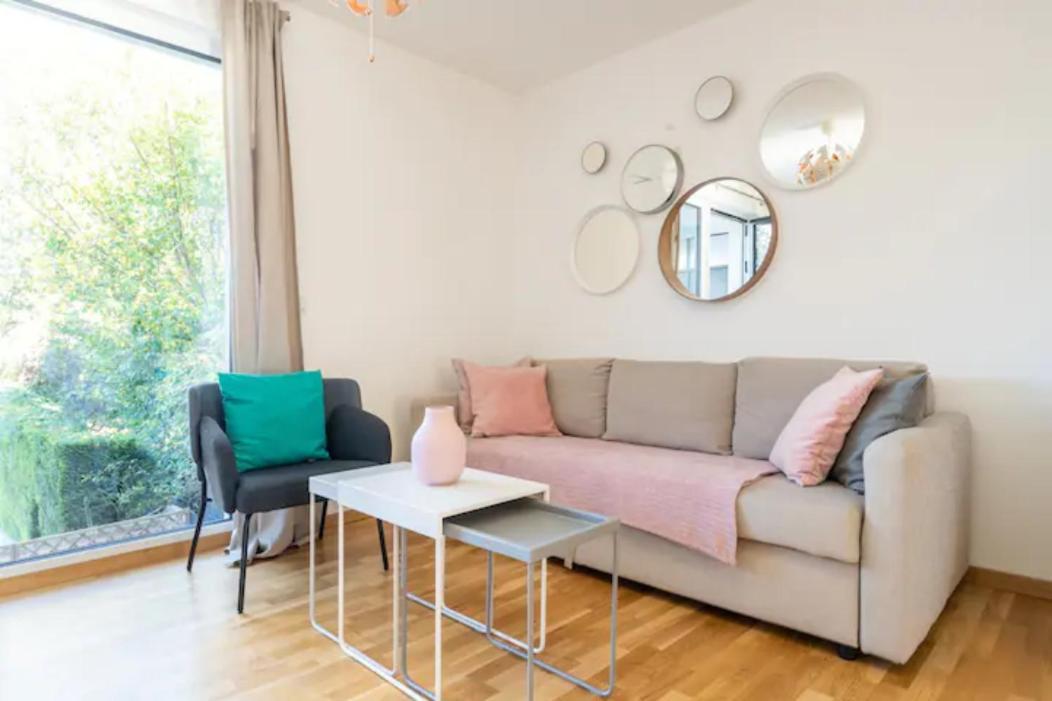 Near Lake Fully Furnished Beautiful Apartment Wien Eksteriør bilde