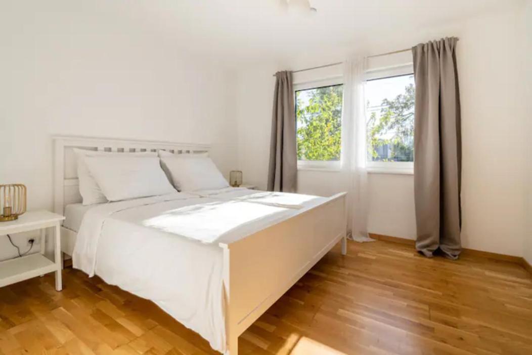 Near Lake Fully Furnished Beautiful Apartment Wien Eksteriør bilde